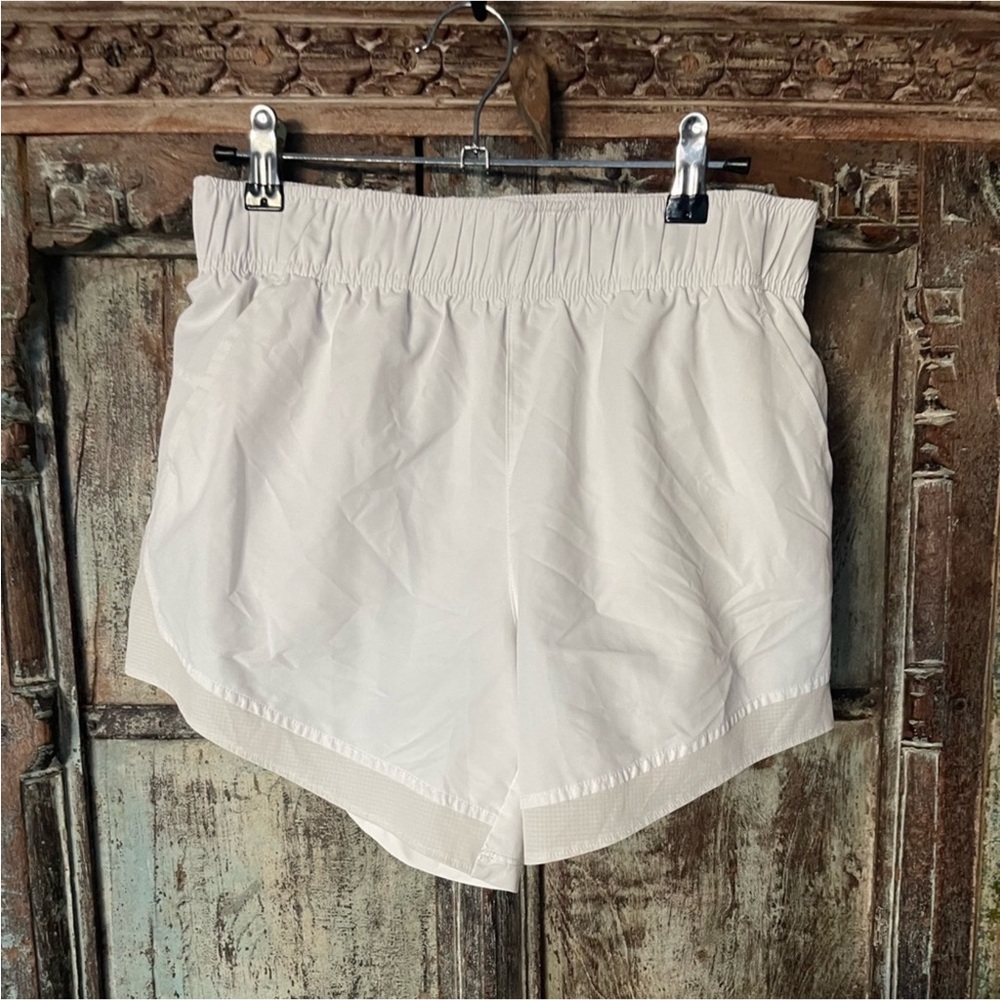 J67 Athletic Running Shorts In White